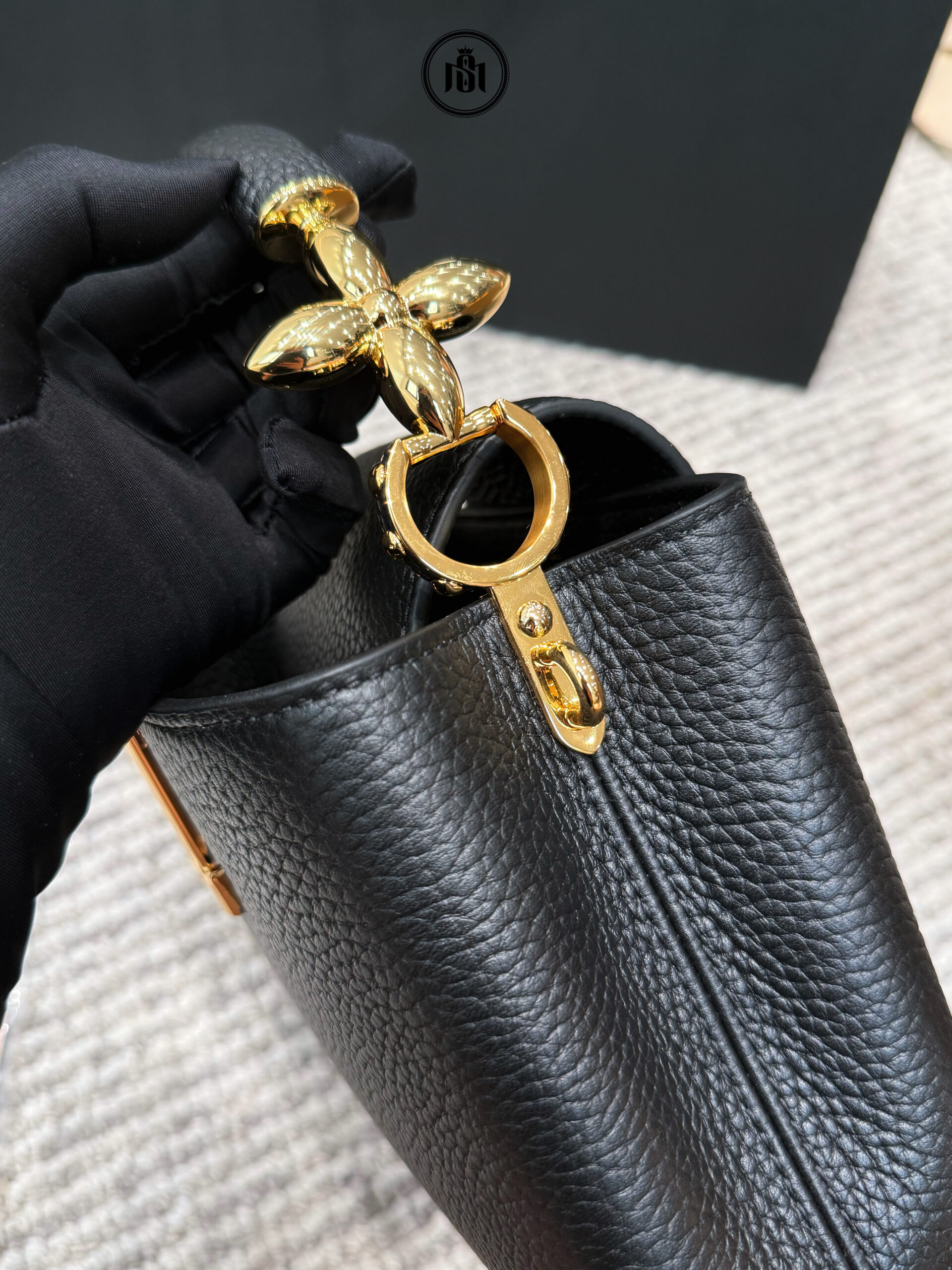 TÚI LOUIS VUITTON CAPUCINES MINI M23943 4 TÚI LOUIS VUITTON CAPUCINES MINI M23943 - Ảnh 4