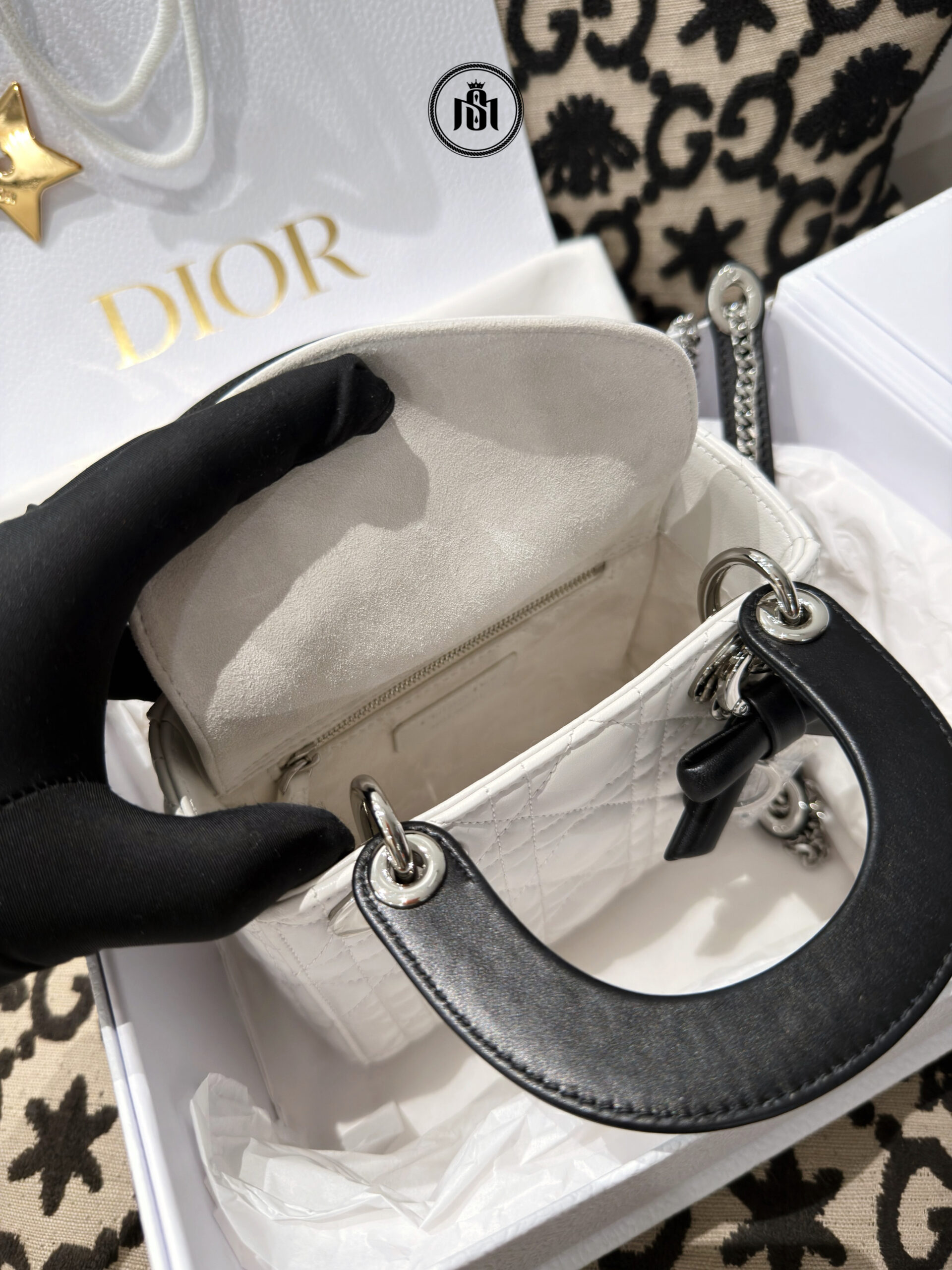 TÚI DIOR MINI LADY DIOR BAG WITH CHAIN LATTE AND BLACK CANNAGE LAMBSKIN 7 TÚI DIOR MINI LADY DIOR BAG WITH CHAIN LATTE AND BLACK CANNAGE LAMBSKIN - Ảnh 7