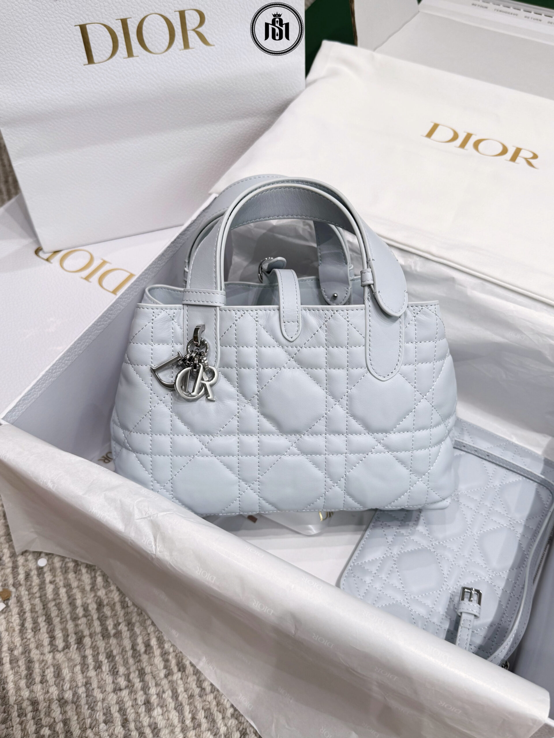 TÚI DIOR SMALL TOUJOURS BAG ICE BLUE MACROCANNAGE CALFSKIN 1 TÚI DIOR SMALL TOUJOURS BAG ICE BLUE MACROCANNAGE CALFSKIN