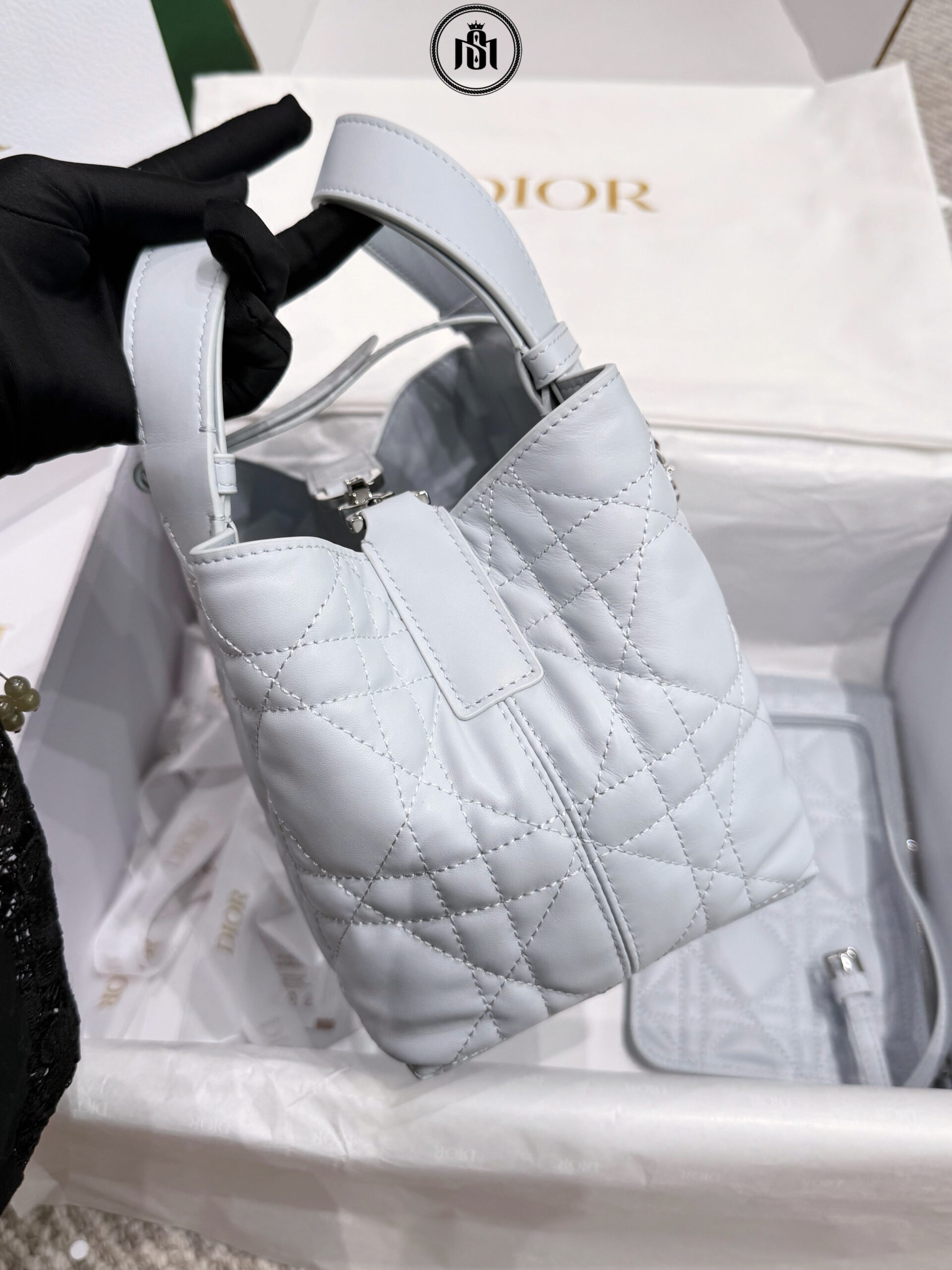 TÚI DIOR SMALL TOUJOURS BAG ICE BLUE MACROCANNAGE CALFSKIN 2 TÚI DIOR SMALL TOUJOURS BAG ICE BLUE MACROCANNAGE CALFSKIN - Ảnh 2