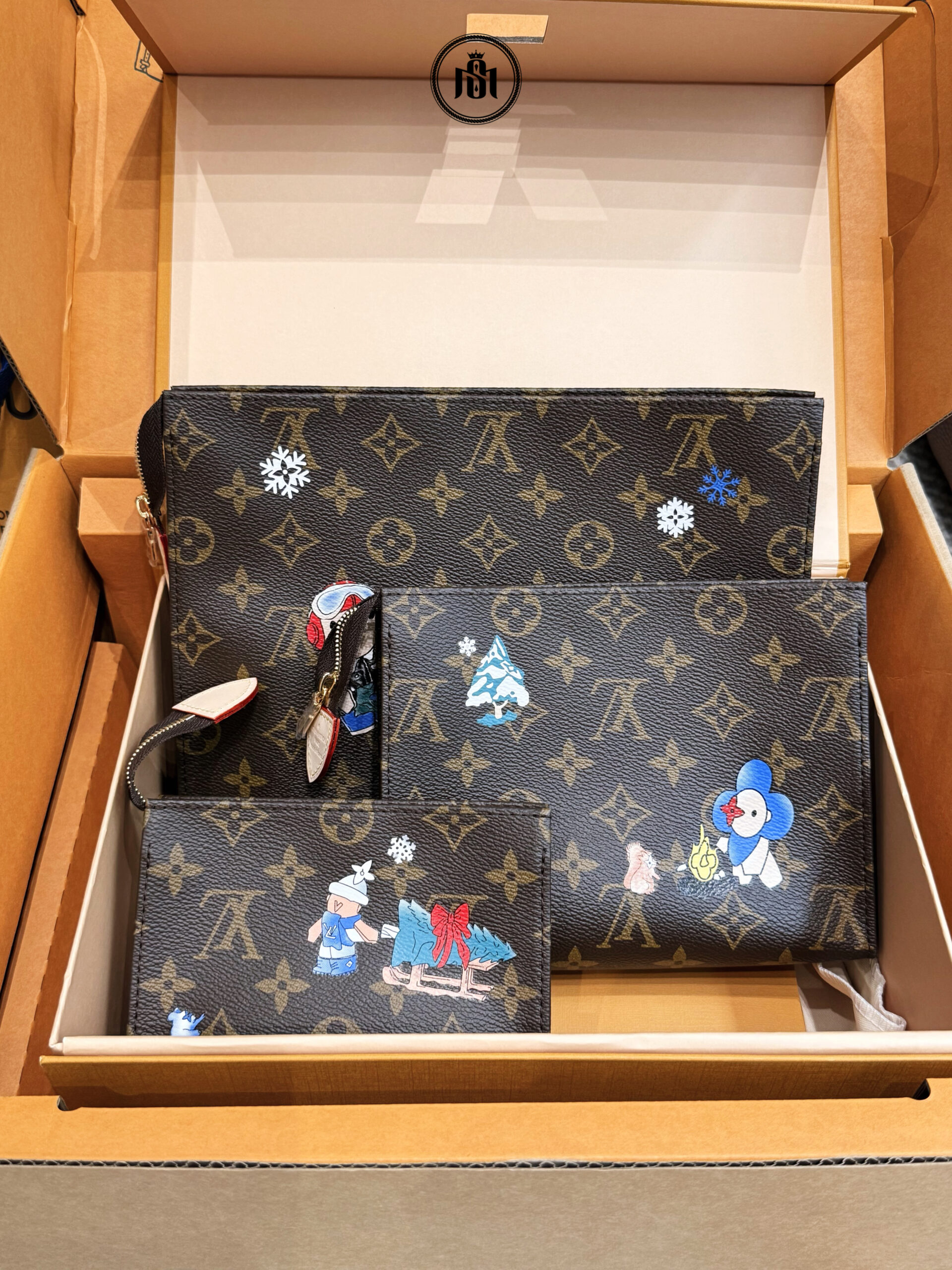 TÚI LOUIS VUITTON TRIO TOILET POUCH M15357 1 TÚI LOUIS VUITTON TRIO TOILET POUCH M15357