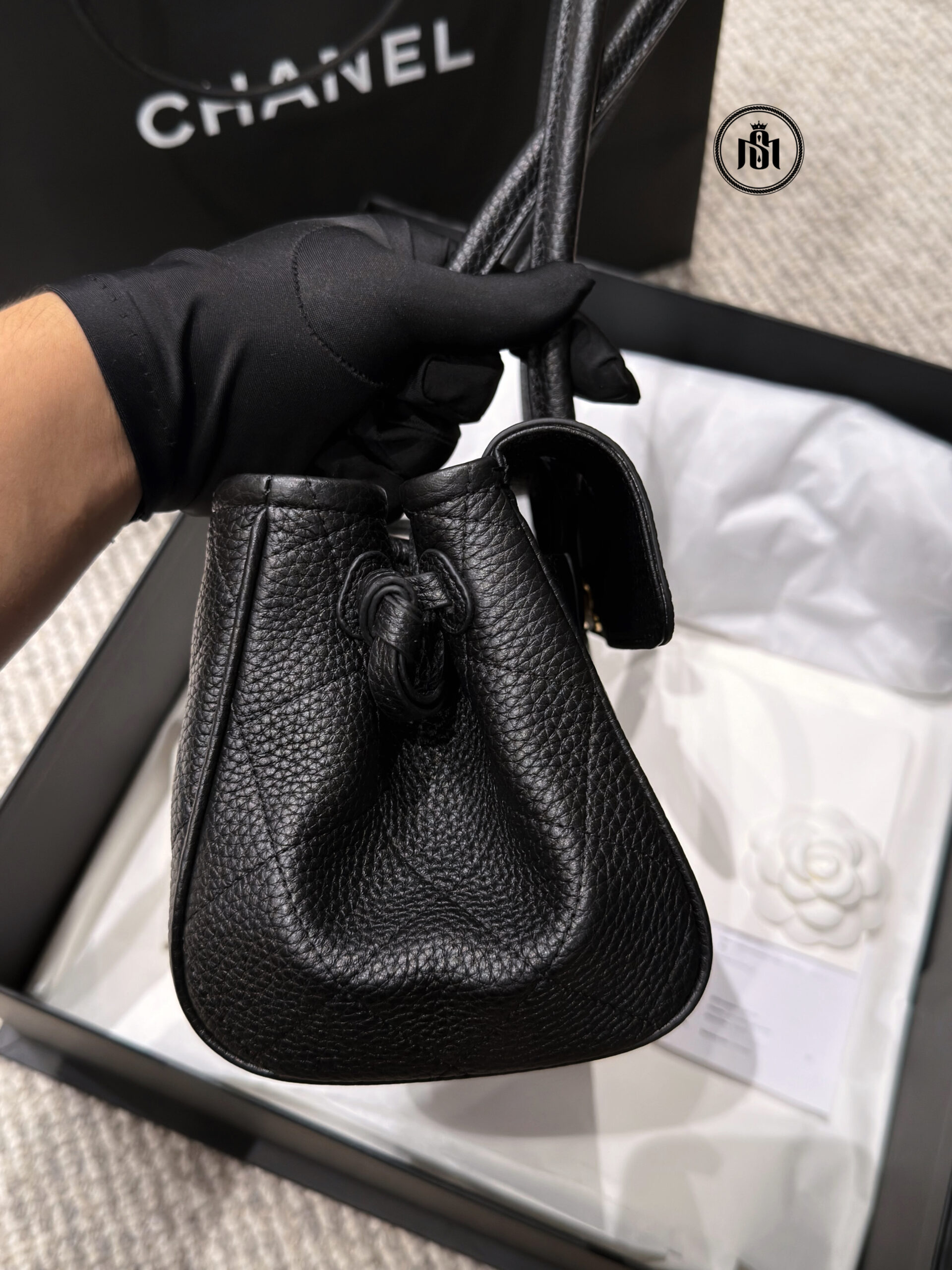 TÚI CHANEL 26S SMALL SHOPPING BAG GRAINED CALFSKIN & GOLD-TONE METAL BLACK 2 TÚI CHANEL 26S SMALL SHOPPING BAG GRAINED CALFSKIN & GOLD-TONE METAL BLACK - Ảnh 2