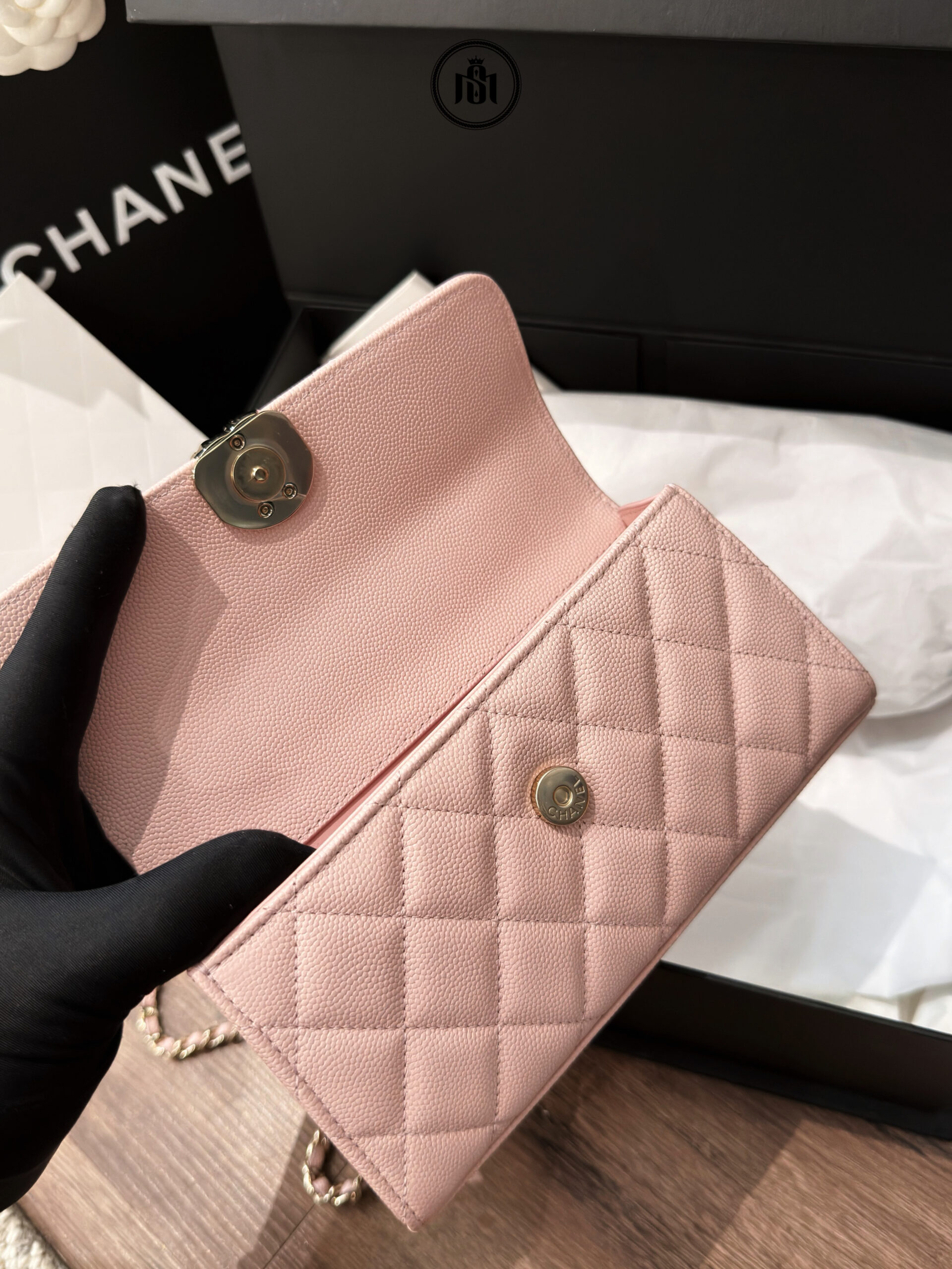 TÚI CHANEL 25S KELLY CLUCTH WITH CHAIN TOP HANDLE IN PINK CAVIAR 8 TÚI CHANEL 25S KELLY CLUCTH WITH CHAIN TOP HANDLE IN PINK CAVIAR - Ảnh 8