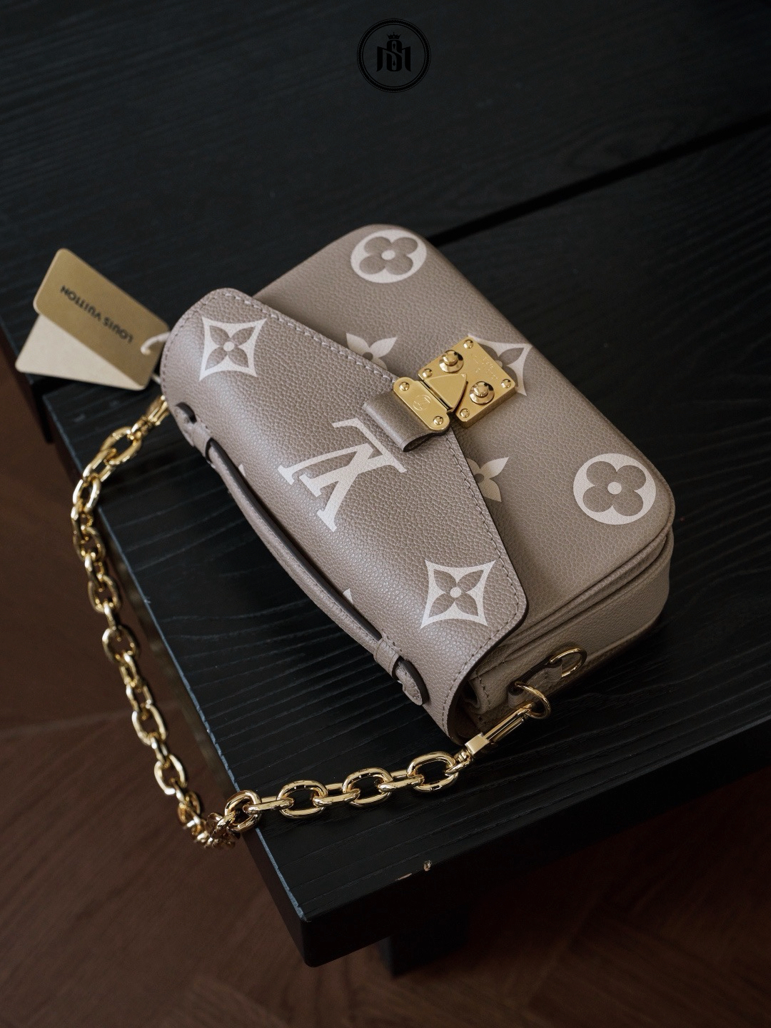 TÚI LOUIS VUITTON POCHETTE MÉTIS EAST WEST TOURTERELLE / CRÈME MONOGRAM EMPREINTE M23081 7 TÚI LOUIS VUITTON POCHETTE MÉTIS EAST WEST TOURTERELLE / CRÈME MONOGRAM EMPREINTE M23081 - Ảnh 7