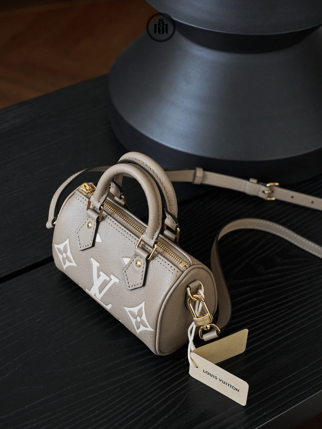 TÚI LOUIS VUITTON NANO SPEEDY MONOGRAM EMPREINTE TOURTRELLE / CRÈME M82890 4 TÚI LOUIS VUITTON NANO SPEEDY MONOGRAM EMPREINTE TOURTRELLE / CRÈME M82890 - Ảnh 4
