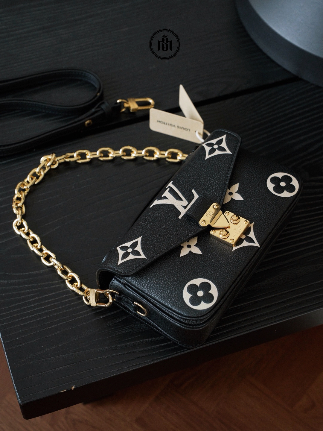 TÚI LOUIS VUITTON POCHETTE MÉTIS EAST WEST MONOGRAM EMPREINTE BLACK / BEIGE M46596 7 TÚI LOUIS VUITTON POCHETTE MÉTIS EAST WEST MONOGRAM EMPREINTE BLACK / BEIGE M46596 - Ảnh 7
