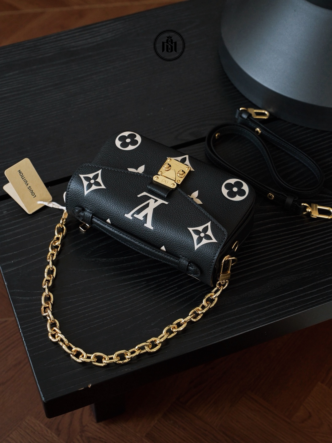 TÚI LOUIS VUITTON POCHETTE MÉTIS EAST WEST MONOGRAM EMPREINTE BLACK / BEIGE M46596 6 TÚI LOUIS VUITTON POCHETTE MÉTIS EAST WEST MONOGRAM EMPREINTE BLACK / BEIGE M46596 - Ảnh 6