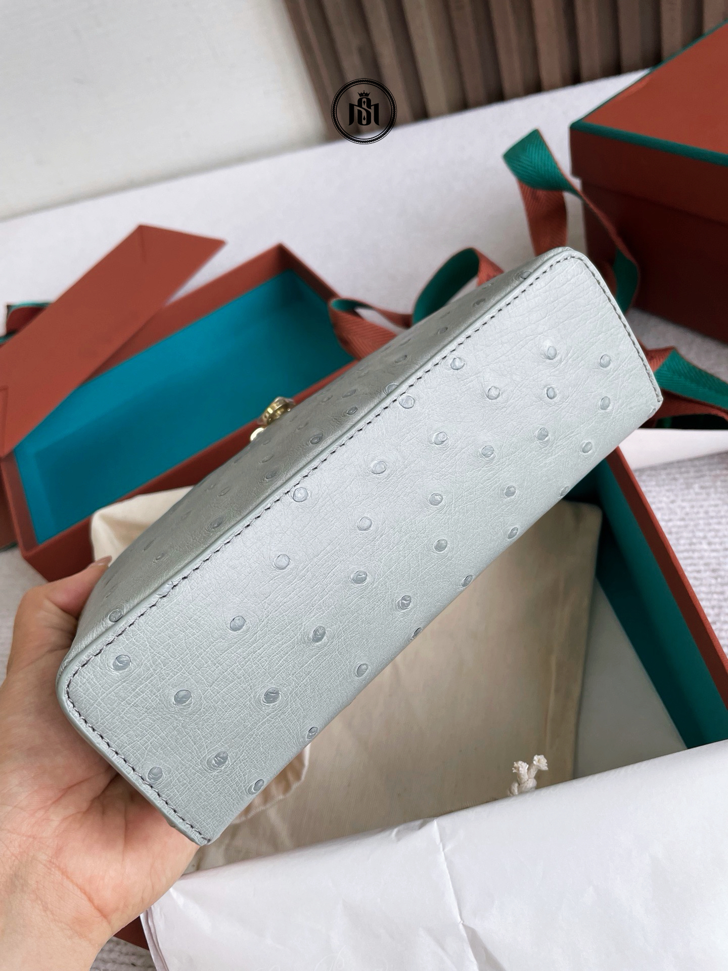 TÚI LORO PIANA EXTRA POCKET L19 OSTRICH LEATHER DEEP ICE / SUN GOLD 6 TÚI LORO PIANA EXTRA POCKET L19 OSTRICH LEATHER DEEP ICE / SUN GOLD - Ảnh 6
