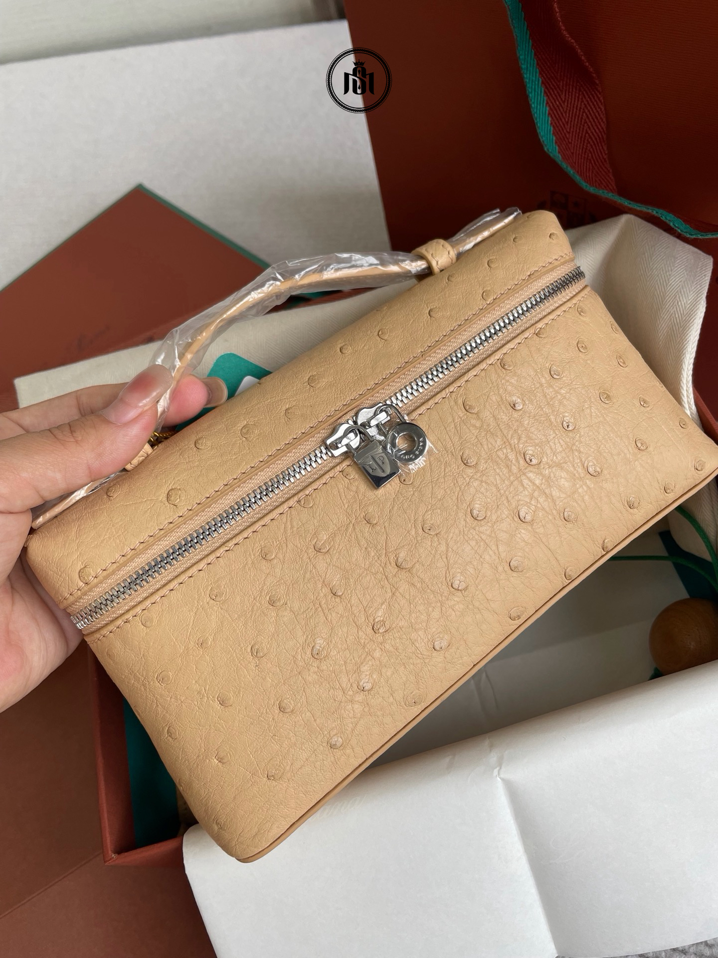 TÚI LORO PIANA EXTRA POCKET L19 OSTRICH LEATHER ORIX / ANTIQUE SILVER 3 TÚI LORO PIANA EXTRA POCKET L19 OSTRICH LEATHER ORIX / ANTIQUE SILVER - Ảnh 3