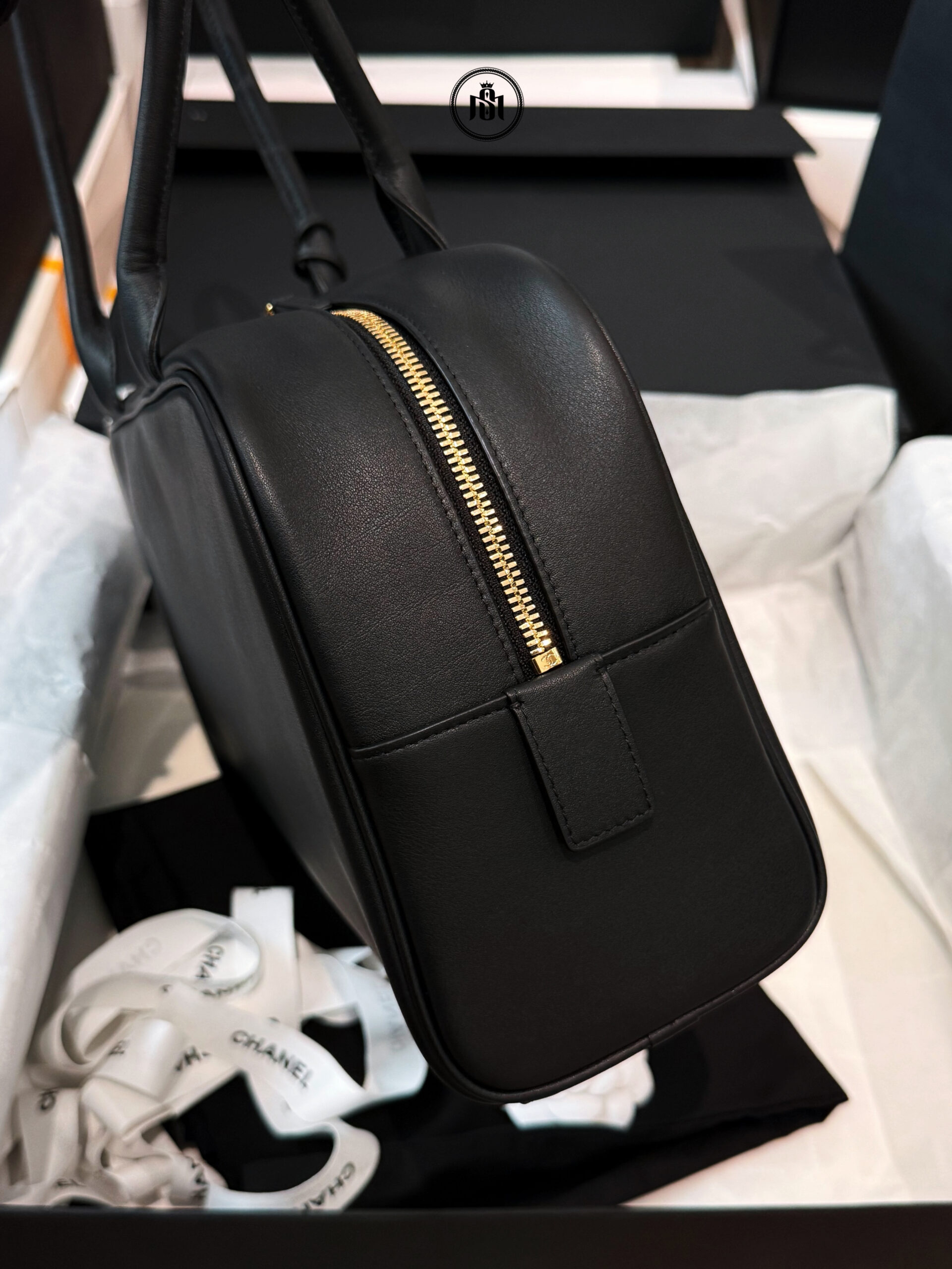 TÚI CHANEL LARGE BOWLING BAG CAFLSKIN & GOLD-TONE METAL BACK 7 TÚI CHANEL LARGE BOWLING BAG CAFLSKIN & GOLD-TONE METAL BACK - Ảnh 7