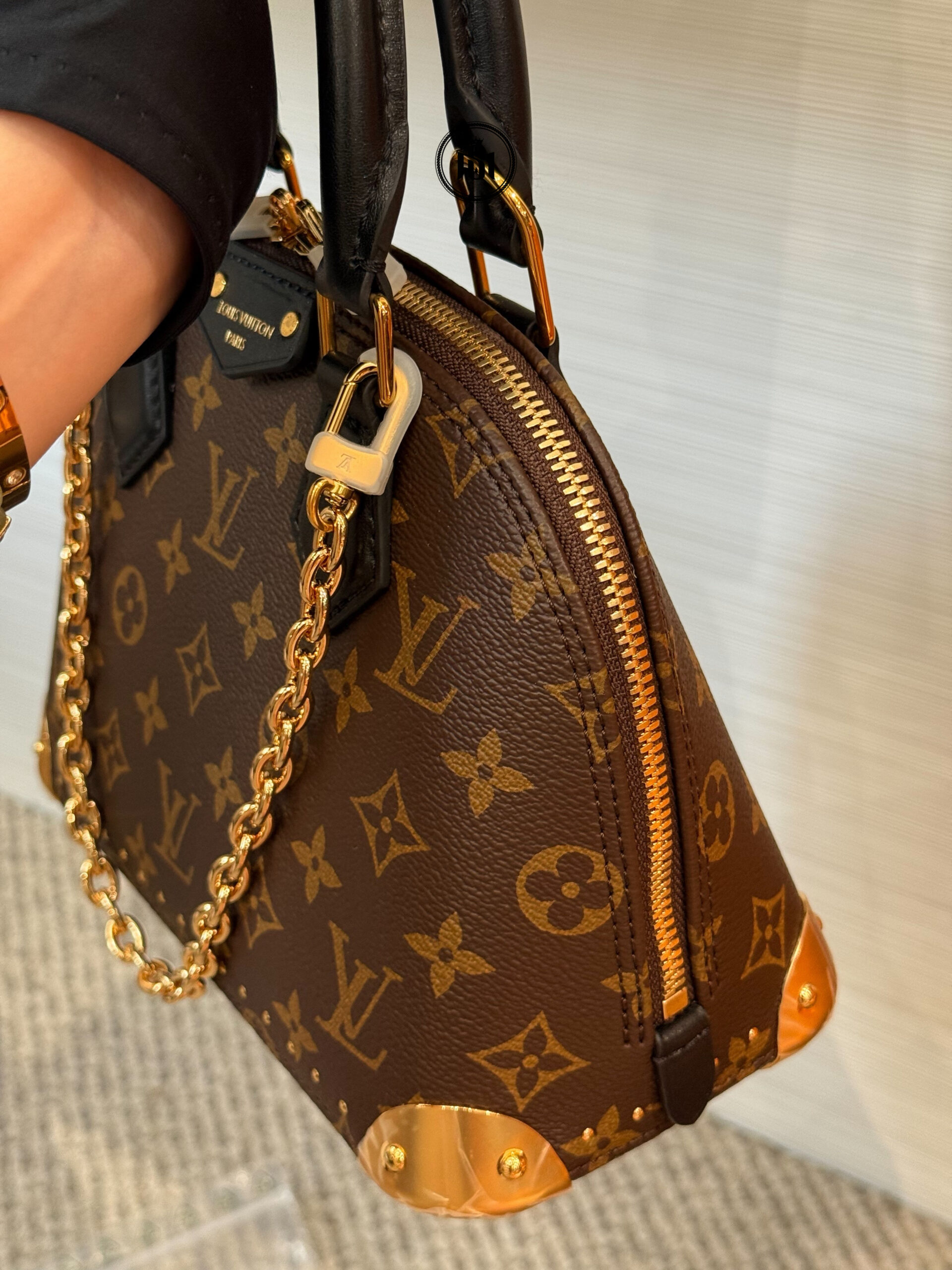 TÚI LOUIS VUITTON ALMA TRUNK BB MONOGRAM M26084 8 TÚI LOUIS VUITTON ALMA TRUNK BB MONOGRAM M26084 - Ảnh 8
