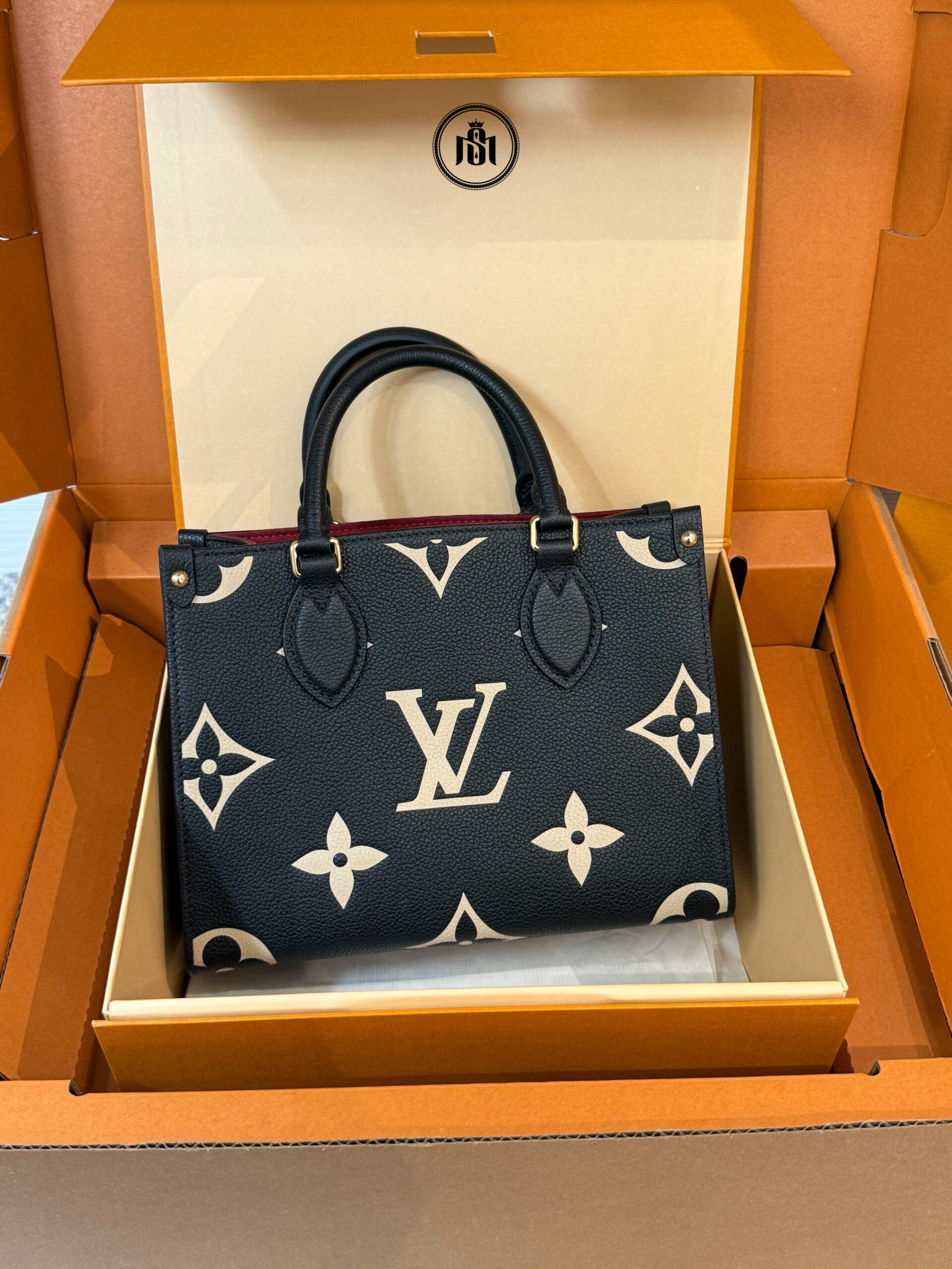 TÚI LOUIS VUITTON ONTHEGO PM BICOLOR MONOGRAM EMPREINTE BLACK / BEIGE M45659 3 TÚI LOUIS VUITTON ONTHEGO PM BICOLOR MONOGRAM EMPREINTE BLACK / BEIGE M45659 - Ảnh 3