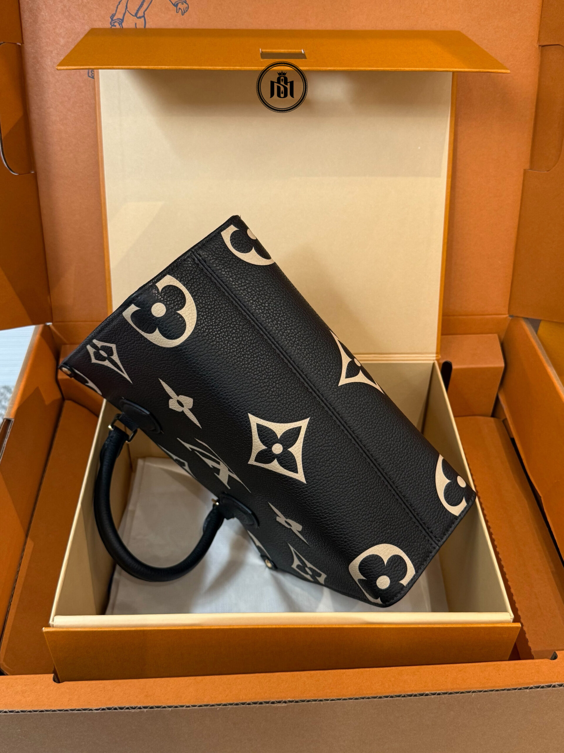 TÚI LOUIS VUITTON ONTHEGO PM BICOLOR MONOGRAM EMPREINTE BLACK / BEIGE M45659 7 TÚI LOUIS VUITTON ONTHEGO PM BICOLOR MONOGRAM EMPREINTE BLACK / BEIGE M45659 - Ảnh 7
