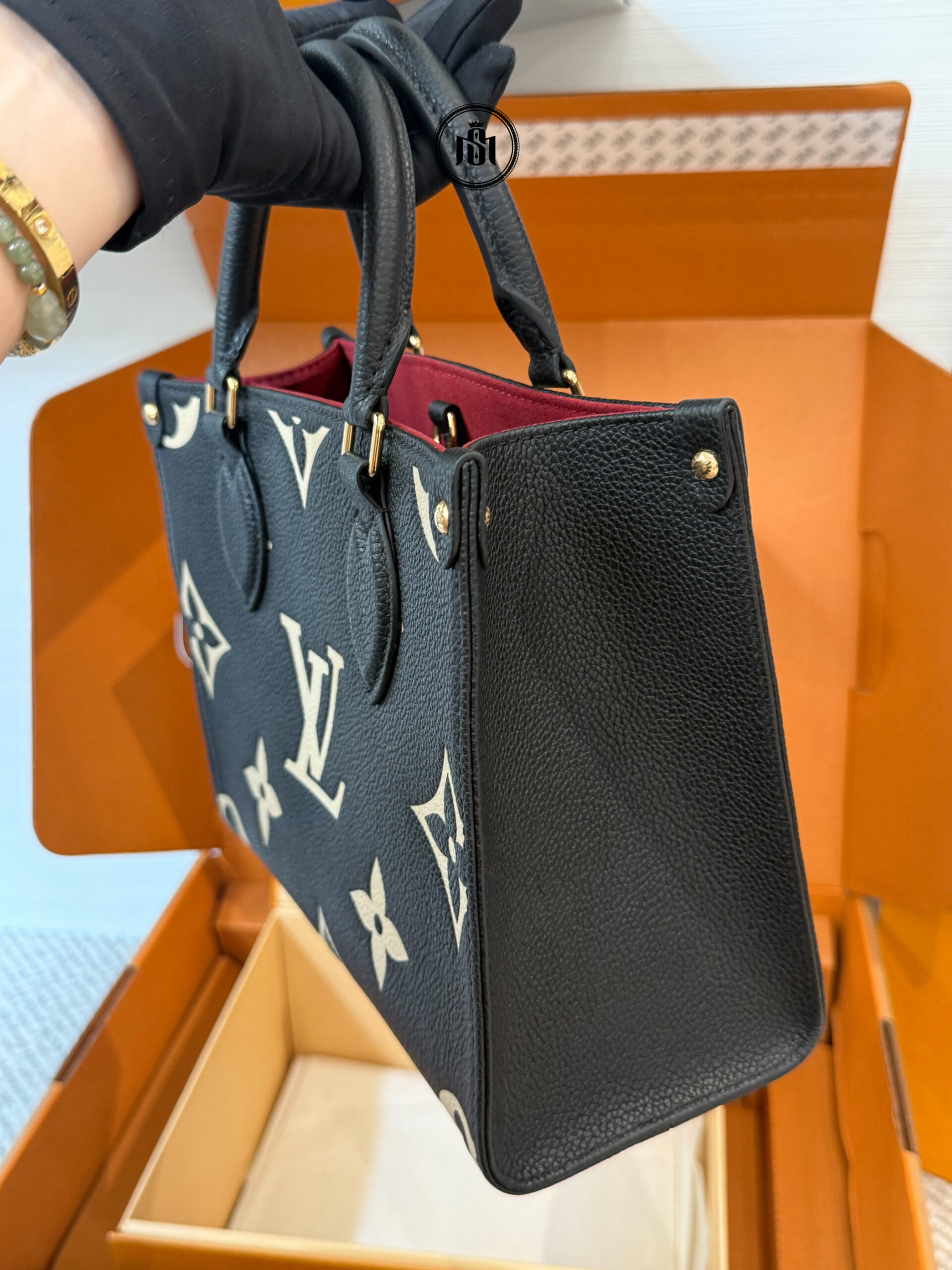 TÚI LOUIS VUITTON ONTHEGO PM BICOLOR MONOGRAM EMPREINTE BLACK / BEIGE M45659 5 TÚI LOUIS VUITTON ONTHEGO PM BICOLOR MONOGRAM EMPREINTE BLACK / BEIGE M45659 - Ảnh 5