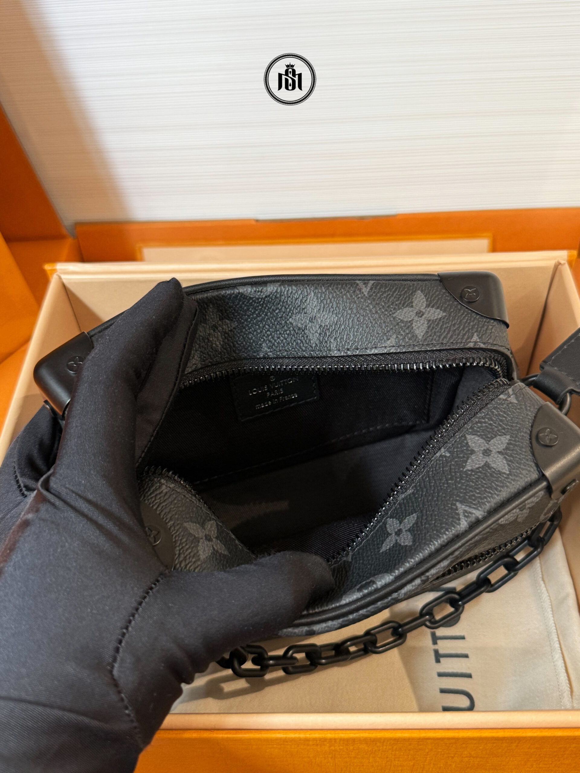 TÚI LOUIS VUITTON MINI SOFT TRUNK MONOGRAM ECLIPSE M44735 2 TÚI LOUIS VUITTON MINI SOFT TRUNK MONOGRAM ECLIPSE M44735 - Ảnh 2