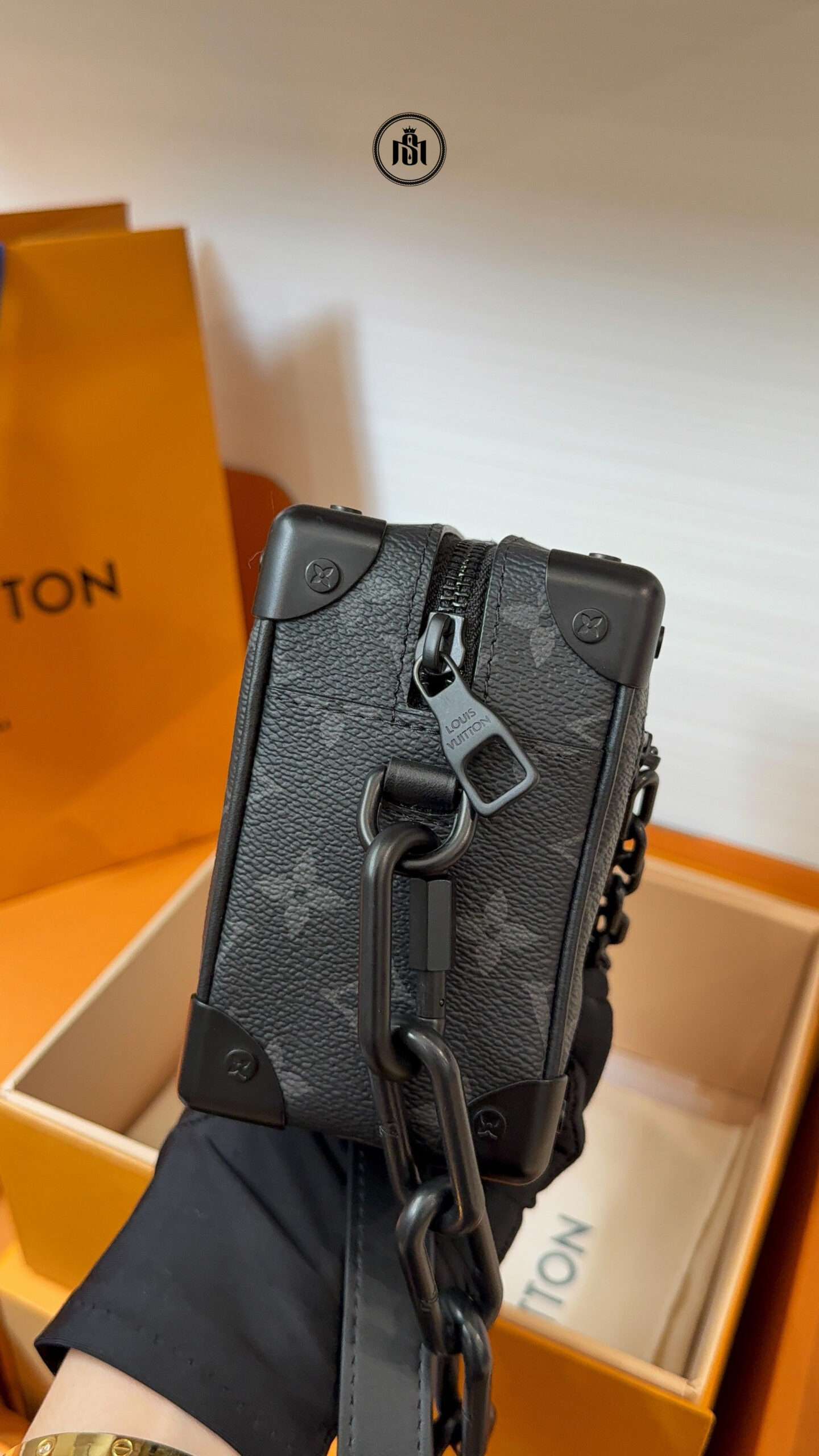 TÚI LOUIS VUITTON MINI SOFT TRUNK MONOGRAM ECLIPSE M44735 5 TÚI LOUIS VUITTON MINI SOFT TRUNK MONOGRAM ECLIPSE M44735 - Ảnh 5