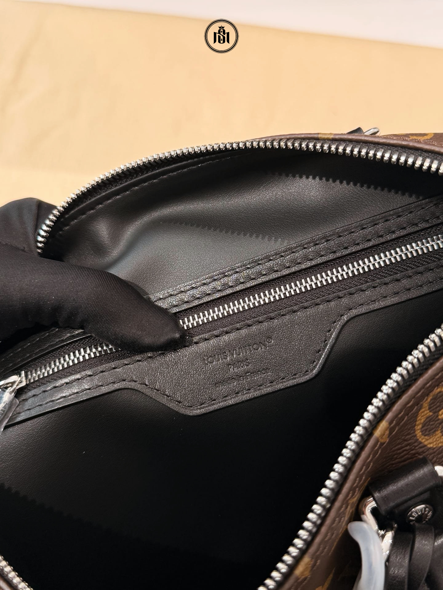 TÚI LOUIS VUITTON SOFT 30 DARK M12243 6 TÚI LOUIS VUITTON SOFT 30 DARK M12243 - Ảnh 6